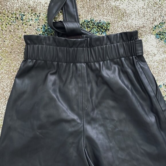 ZARA High-Waisted Faux Leather Shorts – Size M – Free Shipping - Picture 4 of 4